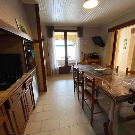 Maison 6 Personnes Avec Piscine Terrain Arboré Clôturé Сasa de vacaciones