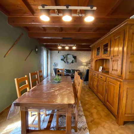 Maison 6 Personnes Avec Piscine Terrain Arboré Clôturé Сasa de vacaciones Vallabrix