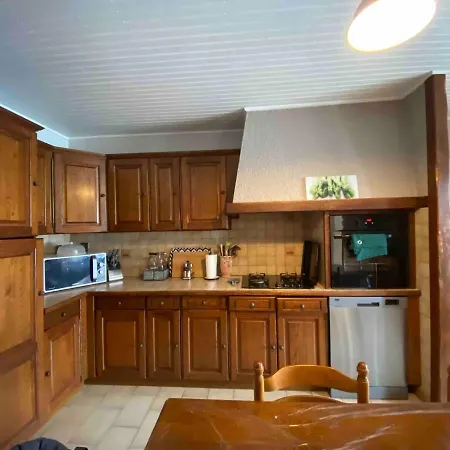 Maison 6 Personnes Avec Piscine Terrain Arboré Clôturé Сasa de vacaciones *