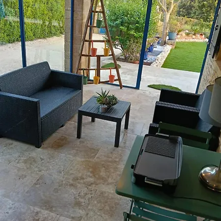 Maison 6 Personnes Avec Piscine Terrain Arboré Clôturé *