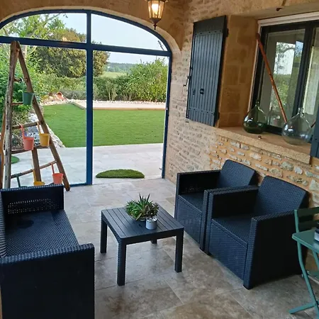 Maison 6 Personnes Avec Piscine Terrain Arboré Clôturé Сasa de vacaciones