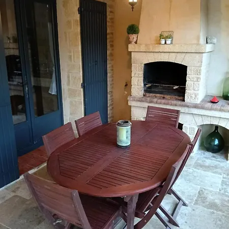 Maison 6 Personnes Avec Piscine Terrain Arboré Clôturé *