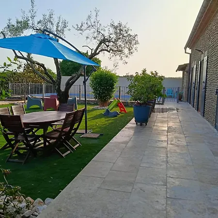 Maison 6 Personnes Avec Piscine Terrain Arboré Clôturé
