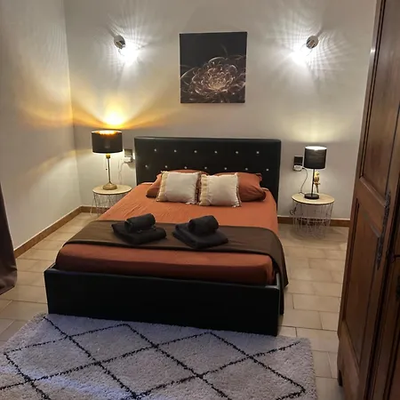 Maison 6 Personnes Avec Piscine Terrain Arboré Clôturé