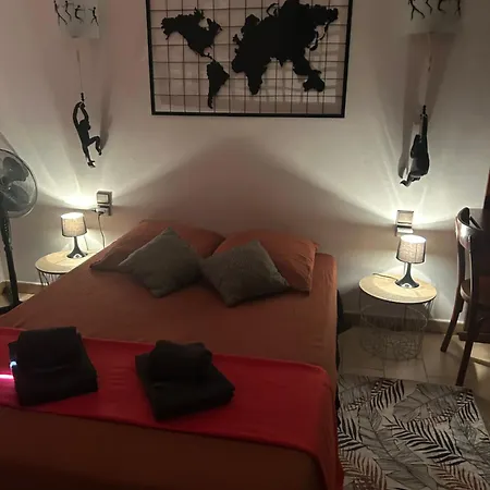 Maison 6 Personnes Avec Piscine Terrain Arboré Clôturé Сasa de vacaciones *