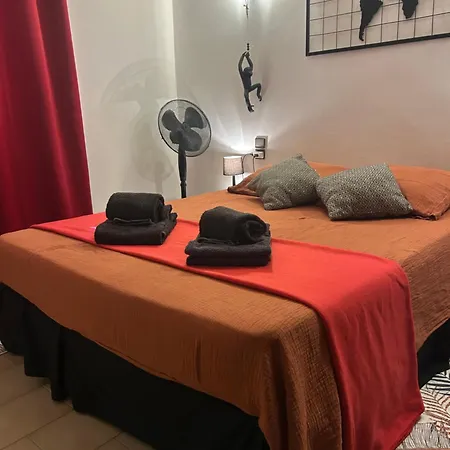 Maison 6 Personnes Avec Piscine Terrain Arboré Clôturé *