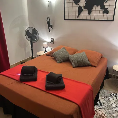 Maison 6 Personnes Avec Piscine Terrain Arboré Clôturé *