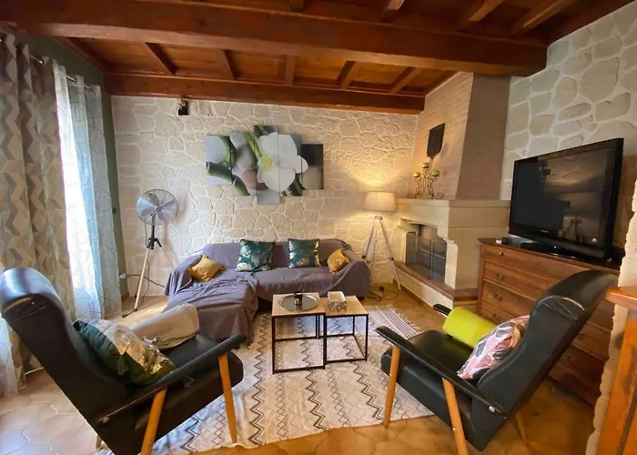 Maison 6 Personnes Avec Piscine Terrain Arbore Cloture