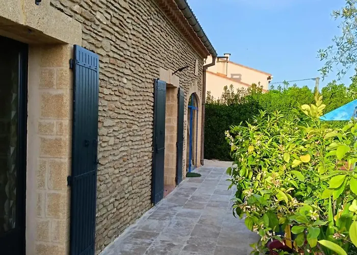 Maison 6 Personnes Avec Piscine Terrain Arbore Cloture Feriehus Vallabrix