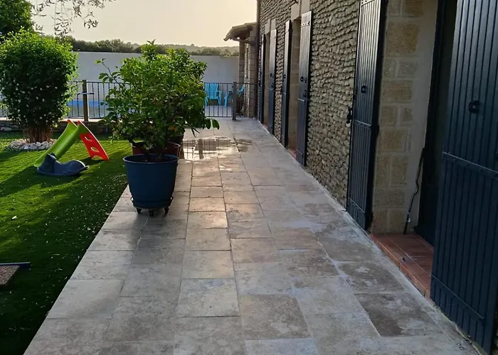 Maison 6 Personnes Avec Piscine Terrain Arbore Cloture