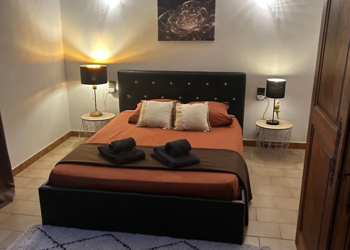 Maison 6 Personnes Avec Piscine Terrain Arbore Cloture